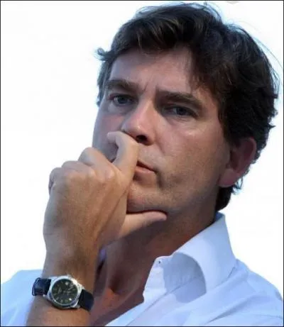 Socialiste surnomm' Le saint Just de la gauche', c'est