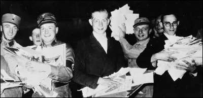 De quelle mani&egrave;re sont d&eacute;truits les livres lors des autodaf&eacute;s ?