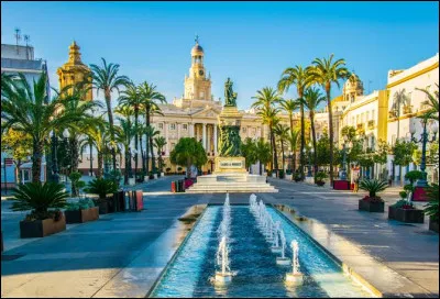 Si vous visitez Cadix qui est l'une des plus anciennes villes d'Europe de l'Ouest, dans quelle r&eacute;gion d'Espagne &ecirc;tes-vous ?