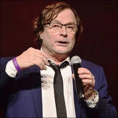 Quel humoriste et chroniqueur, qui a co&eacute;crit des spectacles de Fran&ccedil;ois Rollin, a incarn&eacute; Fadinard dans l�adaptation th&eacute;&acirc;trale de 2023 d�"Un chapeau de paille d�Italie", qui lui a valu un Moli&egrave;re ?