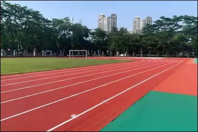 Combien de tours fait un coureur de 1500 m&egrave;tres sur une piste standard ?