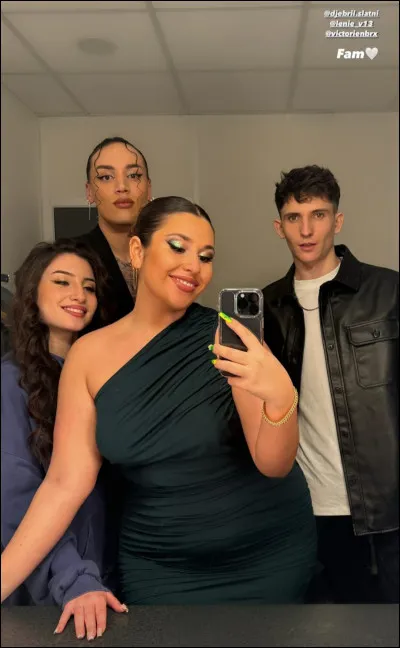 Qui est l'interpr&egrave;te de cette chanson ? : Qu'il est dur, le temps perduQu'il est dur, ce temps qu'on perdDeux &acirc;mes qui n'se voient plusFaut trouver autre chose &agrave; faire.