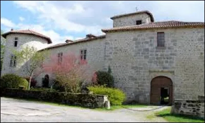 Je vous propose de faire une halte au ch&acirc;teau de Mortemart. Class&eacute;e parmi les Plus Beaux Villages de France, cette commune de l'arrondissement de Bellac se situe dans le d&eacute;partement ...