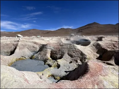 Comment se nomment les geysers du Sud Lipez &agrave; environ 5 000 m d'altitude ?