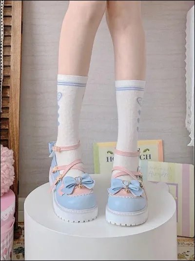 Aimes-tu ces chaussures ?