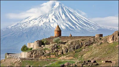 En Turquie culmine le mont Ararat avec ses 5 137 m. Quelle est l'&eacute;tymologie du nom de ce sommet ?