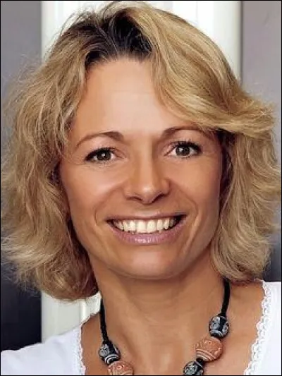 Dans quelle discipline Muriel Hermine a-t-elle &eacute;t&eacute; sacr&eacute;e 12 fois championne de France et 4 fois championne d'Europe ?