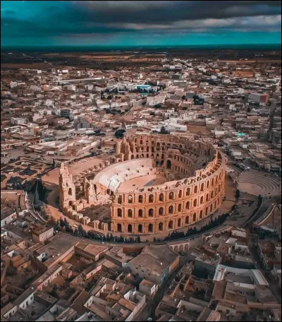 Dans quel pays se trouve l'amphith&eacute;&acirc;tre romain d'El Jem ?