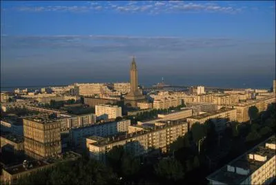 Quel grand urbaniste a remodel la ville du Havre aprs les bombardements de la Seconde Guerre mondiale ?
