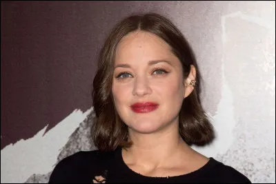 Qui est cette actrice qui joue le premier r&ocirc;le dans le film ''La Tour de glace" (The Ice Tower) ?