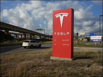 Qui a cr&eacute;&eacute; la marque Tesla ?