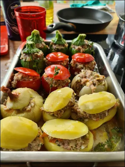 Quel est ce plat &eacute;labor&eacute; avec des l&eacute;gumes divers qui a largement d&eacute;pass&eacute; les fronti&egrave;res de la Provence ?