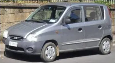 Cette voiture grise est une ...