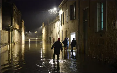 Parmi la liste des d&eacute;partements fran&ccedil;ais en vigilance en f&eacute;vrier 2026, lequel de ces 3, atteint un &eacute;tat d'alerte maximal le 17 f&eacute;vrier ?