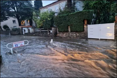 Un village, bien connu et aim&eacute; des peintres, dont le ch&acirc;teau royal en bord de mer est un site incontournable, a &eacute;galement &eacute;t&eacute; inond&eacute; en ce mois de janvier 2026. Il se trouve dans les Pyr&eacute;n&eacute;es-Orientales. Quel est ce village ?
