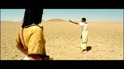 Num&eacute;robis &agrave; Otis : Et l&agrave;, une grande all&eacute;e avec plein de statues, qu'on appellera _____