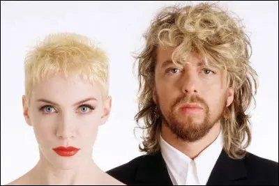 Qui sont les fondateurs du groupe Eurythmics ?