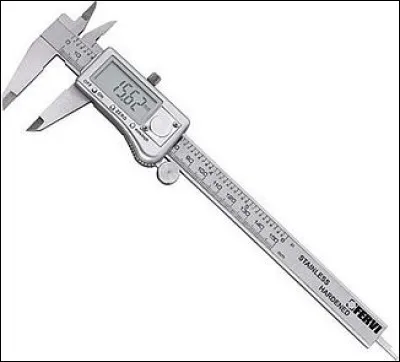 Un peu plus compliqu&eacute; avec cet instrument de pr&eacute;cision que je vous demande de nommer.