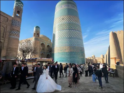 La ville de Khiva est situ&eacute;e dans quelle r&eacute;gion ?