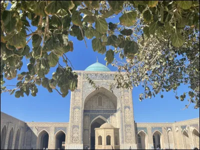 Quelle est la mosqu&eacute;e principale de Boukhara ?