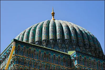 Quelle imposante mosqu&eacute;e est construite &agrave; Samarcande, pendant la p&eacute;riode de Tamerlan ?