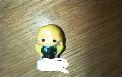 Qui est ce personnage blond ?