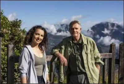 La Section de recherches est une unit&eacute; sp&eacute;ciale de la Gendarmerie nationale, charg&eacute;e des affaires les plus complexes. O&ugrave; se d&eacute;roule l'action de cette s&eacute;rie ?