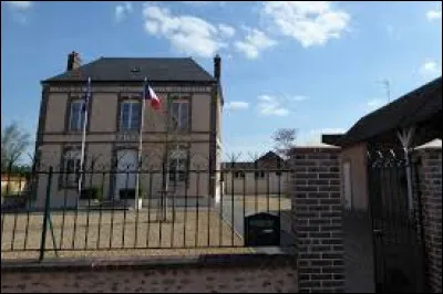 Notre balade prend fin &agrave; Saussay. Village Eur&eacute;lien, il se situe en r&eacute;gion ...