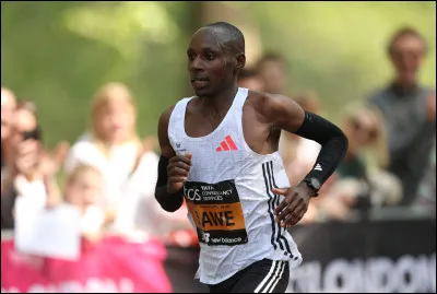 Quel fut le temps du k&eacute;nyan Sabastian Sawe lors du marathon de Londres du 26 avril 2026, o&ugrave; il a &eacute;tabli le nouveau record du monde de la discipline ?