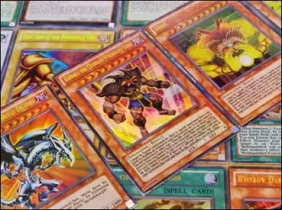 Quel est le nom du jeu de cartes central dans l�histoire ?