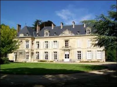 Je vous emm&egrave;ne &agrave; la d&eacute;couverte du ch&acirc;teau de Roberval. Commune Isarienne elle se situe dans l'ex r&eacute;gion ...