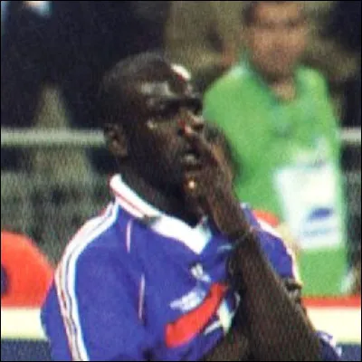 Quelle &eacute;quipe nationale de football, dont le meilleur r&eacute;sultat en Coupe du Monde de football est une deuxi&egrave;me place, a &eacute;t&eacute; victime des seuls buts internationaux de Lilian Thuram ?