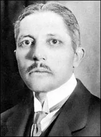 Quel est ce journaliste, chroniqueur de politique trangre, historien et acadmicien franais, n le 9 fvrier 1879  Vincennes (Seine), mort le 9 fvrier 1936  Paris ?