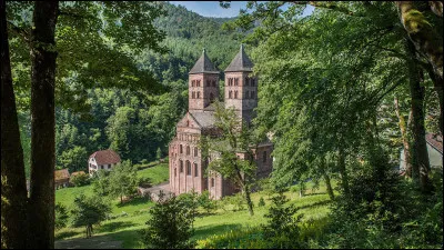 Il existe dans le Haut-Rhin une &eacute;glise, construite au XIIe si&egrave;cle, qui est r&eacute;duite aujourd'hui au ch�ur et au transept, la nef ayant &eacute;t&eacute; d&eacute;molie en 1738. C'est l'&eacute;glise de...