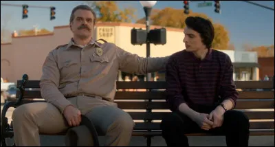 Quel est sa relation avec Jim Hopper ?