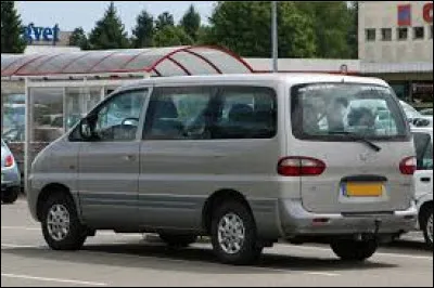 Quel est le nom de ce grand monospace ?