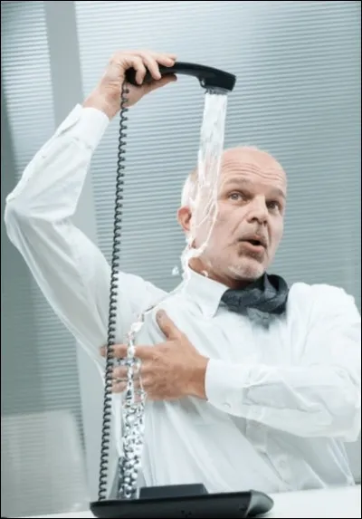 Une personne qui agit et qui parle sans bon sens est une personne�