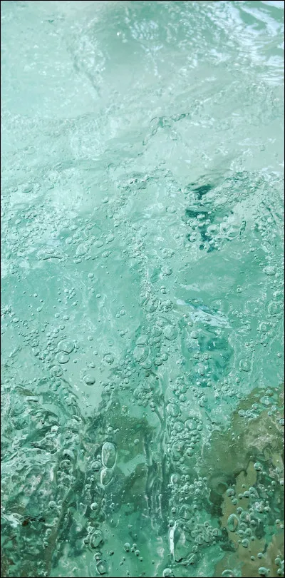 15) Quel dieu contr&ocirc;le l'eau ?