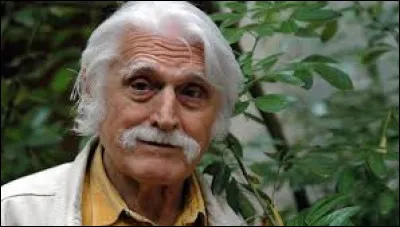 Qui est cet &eacute;crivain, journaliste, dessinateur humoristique, auteur de cette citation ''La chenille devient papillon, le cochon devient saucisson, c'est une grande loi de la nature.'' ?