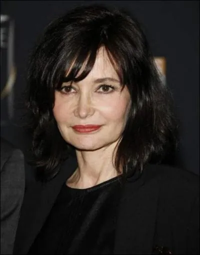 En 1983, bien avant Marion elle a t Edith Piaf dans 'Edith et Marcel', c'est