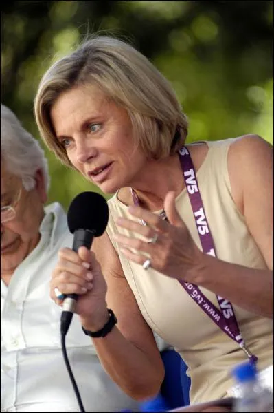 Politicienne Ministre de l'emploi et de la solidarit, c'est