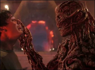 Quel est le vrai nom du personnage connu comme �001� ?