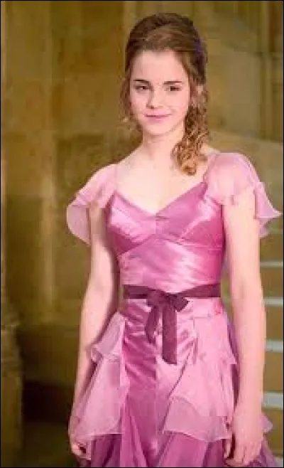 Et Hermione, avec qui se rend-elle au bal ?