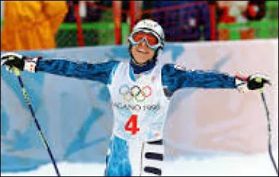 Quelle est cette skieuse, triple championne olympique et triple championne du monde, la premi&egrave;re &agrave; avoir remport&eacute; trois m&eacute;dailles d'or dans trois Jeux Olympiques diff&eacute;rents (1992, 1994 et 1998) ?