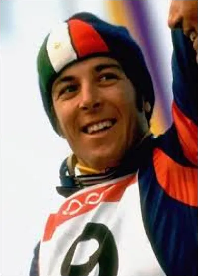 Ce skieur a remport&eacute; quatre fois le classement g&eacute;n&eacute;ral de la Coupe du monde entre 1971 et 1976, cinq titres mondiaux et trois m&eacute;dailles olympiques dont l'or du slalom g&eacute;ant &agrave; Sapporo en 1972 : c'est ...