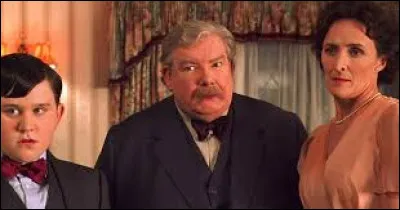 &Agrave; quelle heure arrivent les Weasley chez les Dursley pour emmener Harry &agrave; la Coupe du monde de Quidditch ?