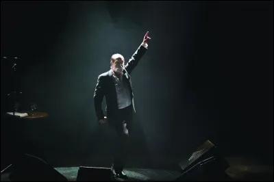 Quel chanteur est l�interpr&egrave;te du titre ''Une chanson l&eacute;g&egrave;re'' ?