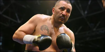 Qui est ce boxeur fran&ccedil;ais qui a &eacute;t&eacute; champion des lourds-l&eacute;gers en 1997 ?