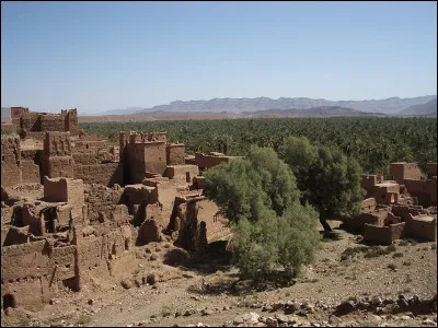 Est souvent mis en plis.