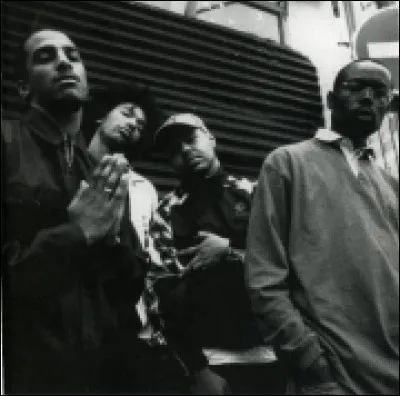 B&acirc;timent avec cabinet.